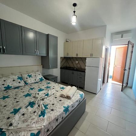 Kamberi Hotel & Apartments 2 Велипойе Экстерьер фото