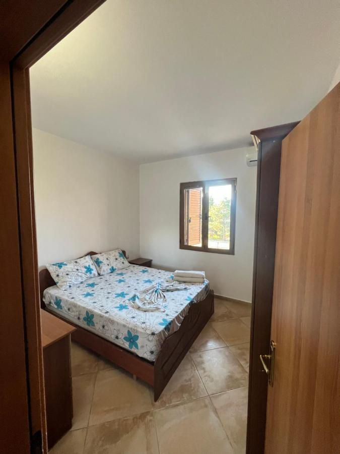 Kamberi Hotel & Apartments 2 Велипойе Экстерьер фото